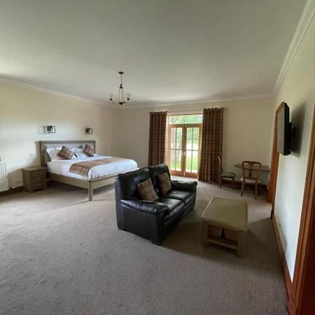 Balblair Suites Неърн Екстериор снимка