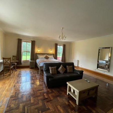 Balblair Suites Неърн Екстериор снимка